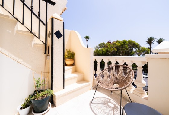 Sprzedaż - Apartament / Mieszkanie -
Torrevieja