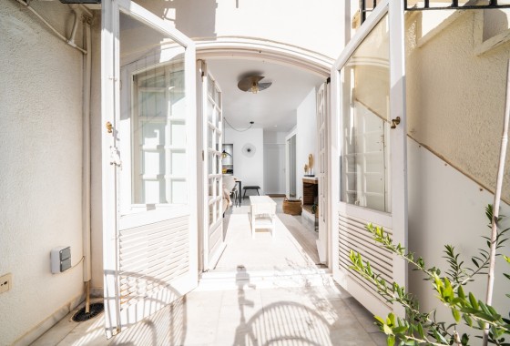 Sprzedaż - Apartament / Mieszkanie -
Torrevieja
