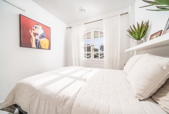 Sprzedaż - Apartament / Mieszkanie -
Torrevieja