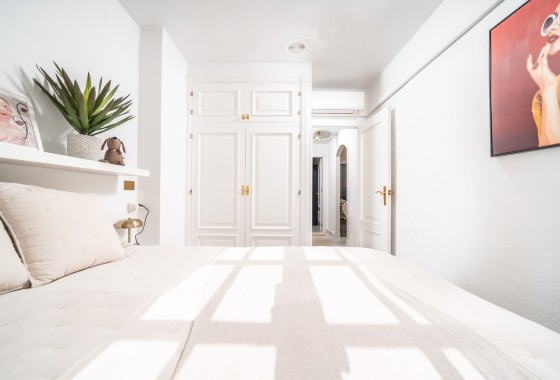 Sprzedaż - Apartament / Mieszkanie -
Torrevieja