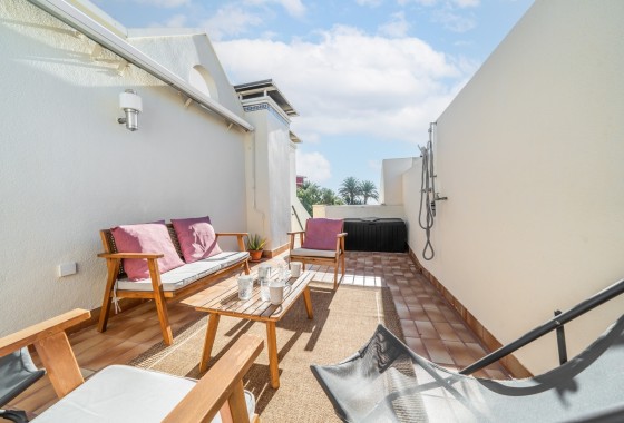 Sprzedaż - Apartament / Mieszkanie -
Torrevieja