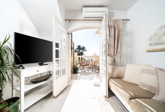 Sprzedaż - Apartament / Mieszkanie -
Torrevieja