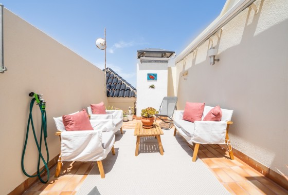 Sprzedaż - Apartament / Mieszkanie -
Torrevieja