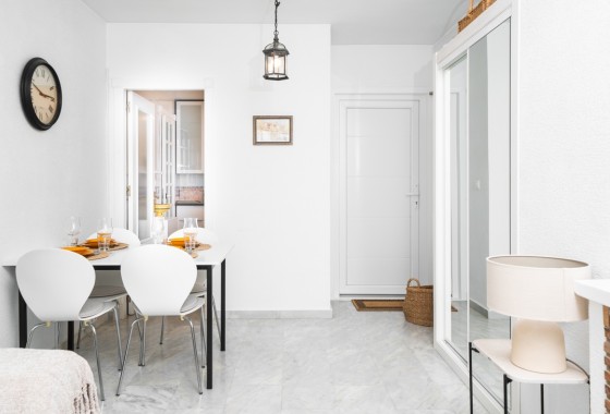 Sprzedaż - Apartament / Mieszkanie -
Torrevieja