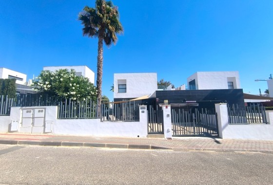 Revente - Villa mitoyenne -
Algorfa
