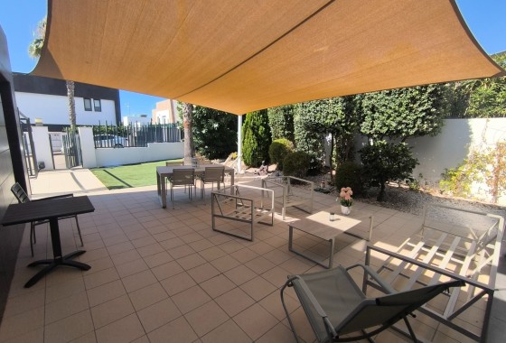 Revente - Villa mitoyenne -
Algorfa