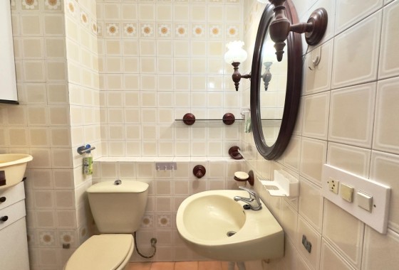 Venta - Apartamento / Piso -
Torrevieja