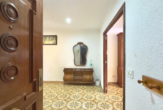 Venta - Apartamento / Piso -
Torrevieja