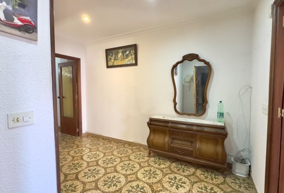 Venta - Apartamento / Piso -
Torrevieja
