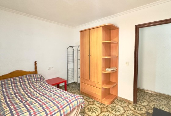 Venta - Apartamento / Piso -
Torrevieja