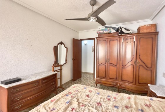 Venta - Apartamento / Piso -
Torrevieja