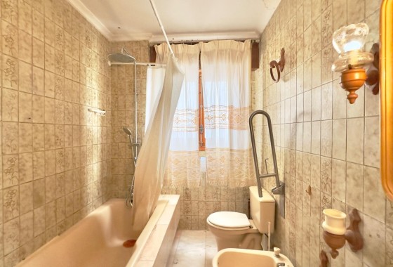 Venta - Apartamento / Piso -
Torrevieja