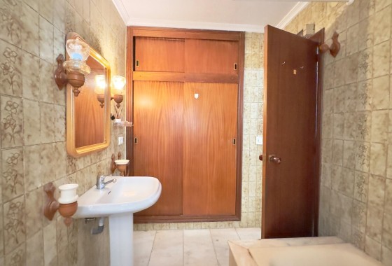 Venta - Apartamento / Piso -
Torrevieja