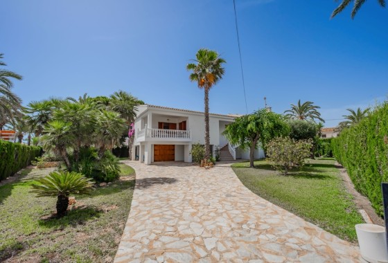 Herverkoop - Vrijstaande Villa -
Cabo Roig