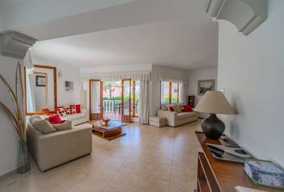 Herverkoop - Vrijstaande Villa -
Cabo Roig