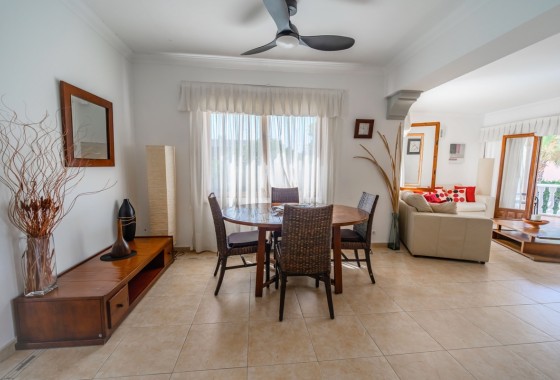 Herverkoop - Vrijstaande Villa -
Cabo Roig