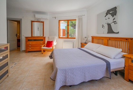 Herverkoop - Vrijstaande Villa -
Cabo Roig