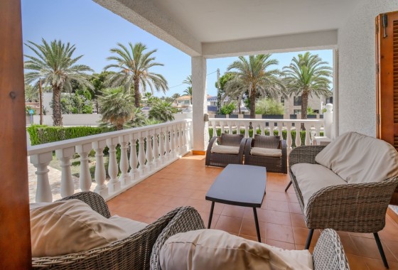 Herverkoop - Vrijstaande Villa -
Cabo Roig