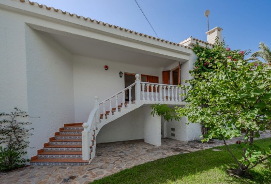 Herverkoop - Vrijstaande Villa -
Cabo Roig