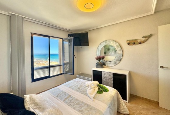 Wiederverkauf - Wohnung / Apartment -
Torrevieja - La Mata