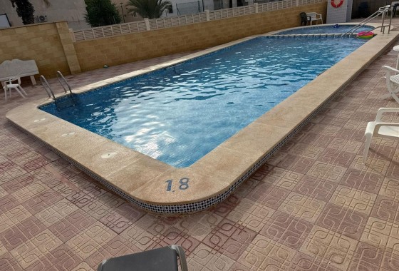 Herverkoop - Appartement / Flat -
Torrevieja - La Siesta - El Salado - Torreta