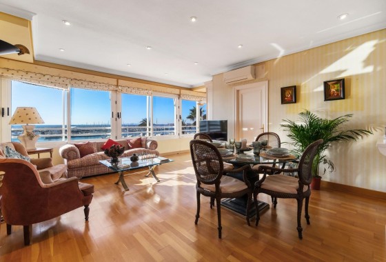 Revente - Appartement -
Torrevieja