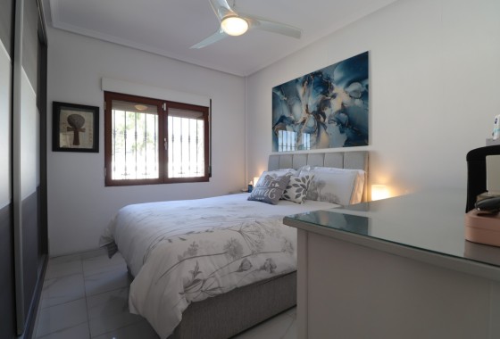 Herverkoop - Vrijstaande villa -
Formentera del Segura - Fincas de La Vega