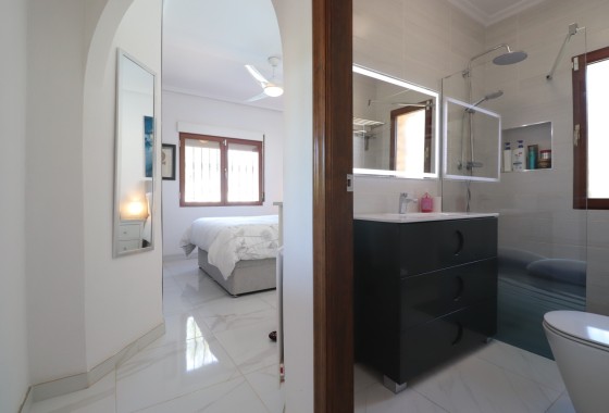Herverkoop - Vrijstaande villa -
Formentera del Segura - Fincas de La Vega