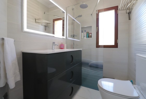 Herverkoop - Vrijstaande villa -
Formentera del Segura - Fincas de La Vega