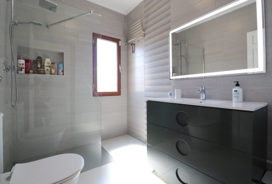Herverkoop - Vrijstaande villa -
Formentera del Segura - Fincas de La Vega
