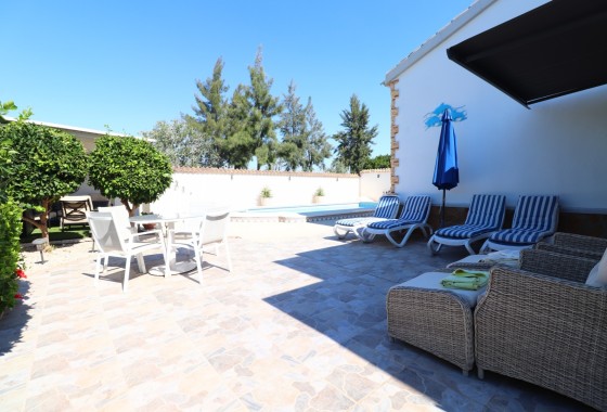 Herverkoop - Vrijstaande villa -
Formentera del Segura - Fincas de La Vega