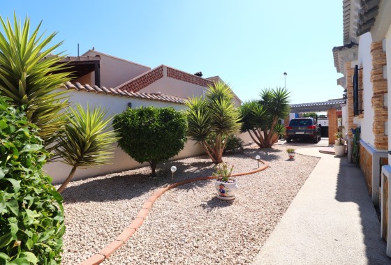 Herverkoop - Vrijstaande villa -
Formentera del Segura - Fincas de La Vega
