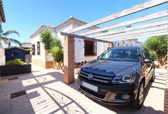 Herverkoop - Vrijstaande villa -
Formentera del Segura - Fincas de La Vega