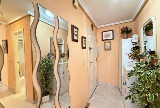 Sprzedaż - Apartament / Mieszkanie -
Torrevieja - Playa del Cura