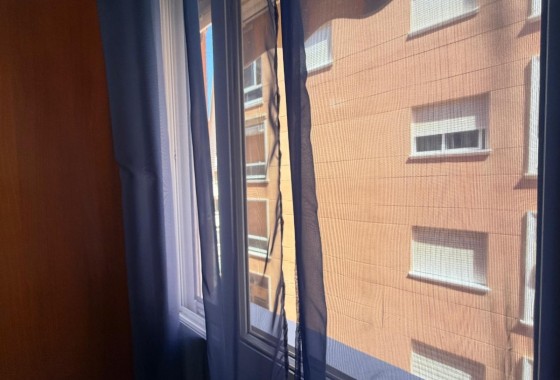 Sprzedaż - Apartament / Mieszkanie -
Torrevieja - Playa del Cura