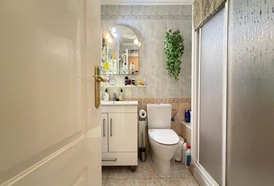 Sprzedaż - Apartament / Mieszkanie -
Torrevieja - Playa del Cura
