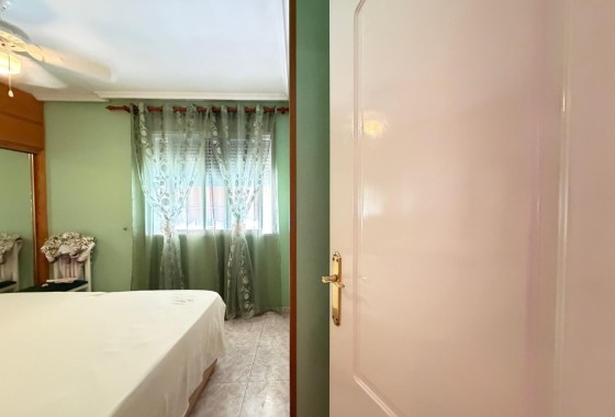 Sprzedaż - Apartament / Mieszkanie -
Torrevieja - Playa del Cura
