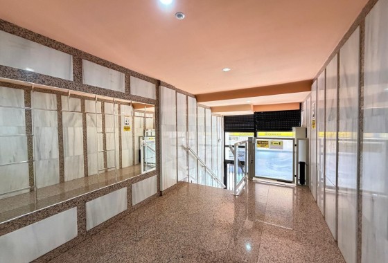 Sprzedaż - Apartament / Mieszkanie -
Torrevieja - Playa del Cura