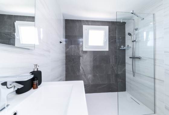 Wiederverkauf - Wohnung / Apartment -
Torrevieja