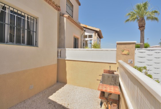 Venta - Villa adosada -
Algorfa - Montebello