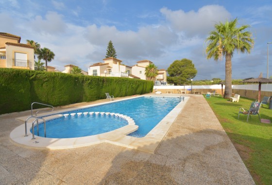 Venta - Villa adosada -
Algorfa - Montebello
