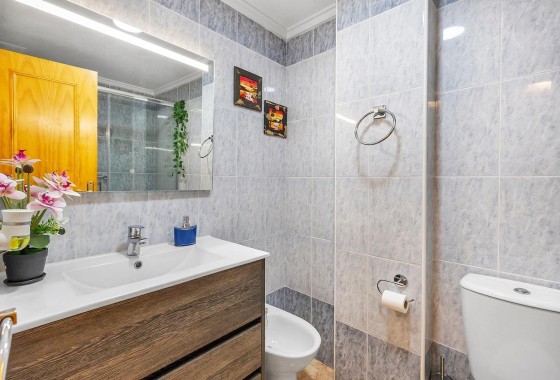 Revente - Appartement -
Torrevieja
