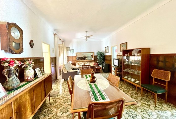 Venta - Adosado -
Almoradí