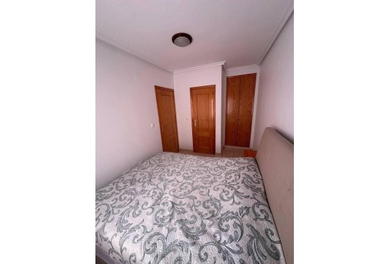 Venta - Apartamento / Piso -
Torrevieja
