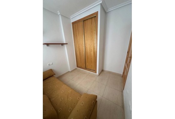 Venta - Apartamento / Piso -
Torrevieja