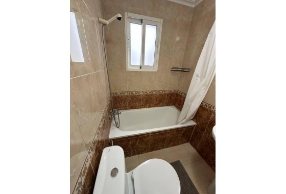 Venta - Apartamento / Piso -
Torrevieja