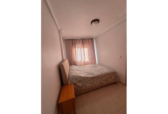 Venta - Apartamento / Piso -
Torrevieja