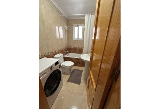 Venta - Apartamento / Piso -
Torrevieja