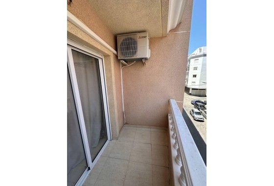 Venta - Apartamento / Piso -
Torrevieja