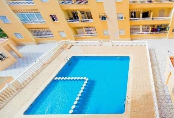 Venta - Apartamento / Piso -
Torrevieja